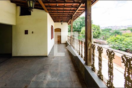 Casa à venda com 240m², 4 quartos e 2 vagasÁrea externa 