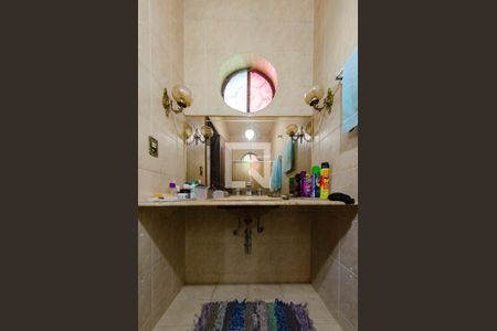 Casa à venda com 240m², 4 quartos e 2 vagasBanheiro suíte