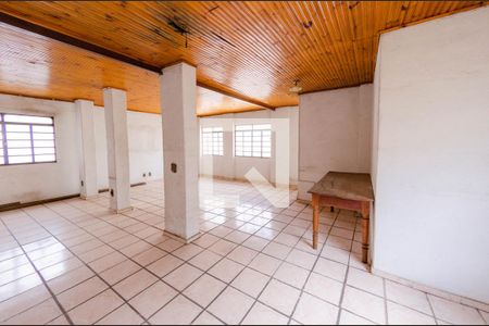 Casa à venda com 240m², 4 quartos e 2 vagasÁrea externa 