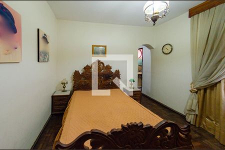 Casa à venda com 240m², 4 quartos e 2 vagasSuíte