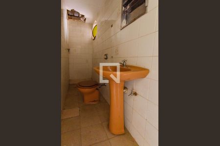 Casa à venda com 240m², 4 quartos e 2 vagasBanheiro de serviço