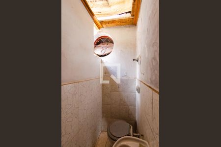 Casa à venda com 240m², 4 quartos e 2 vagasBanheiro Área externa 