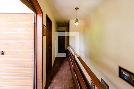 Casa à venda com 240m², 4 quartos e 2 vagasCorredor