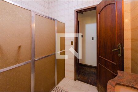 Casa à venda com 240m², 4 quartos e 2 vagasBanheiro