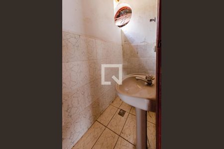 Casa à venda com 240m², 4 quartos e 2 vagasBanheiro Área externa 