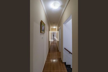 Casa à venda com 208m², 5 quartos e 3 vagasCorredor