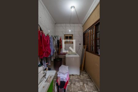 Casa à venda com 208m², 5 quartos e 3 vagasCasa 2 - Área de Serviço