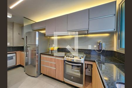 Apartamento à venda com 65m², 2 quartos e 2 vagasCozinha