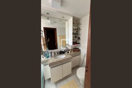 Apartamento à venda com 106m², 4 quartos e 2 vagasbanho