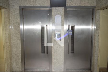 Apartamento para alugar com 52m², 1 quarto e sem vagaElevadores