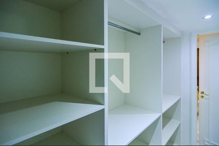 Apartamento à venda com 120m², 1 quarto e 1 vagaCloset da suíte