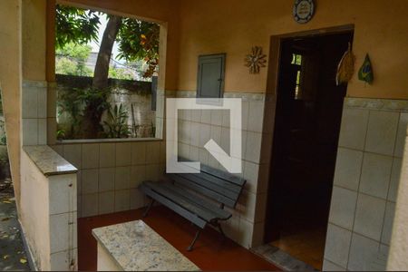 Casa à venda com 450m², 5 quartos e 6 vagas Casa à venda com 450m², 5 quartos e 6 vagasVaranda externa