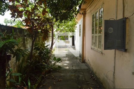 Casa à venda com 450m², 5 quartos e 6 vagas Casa à venda com 450m², 5 quartos e 6 vagasQuintal