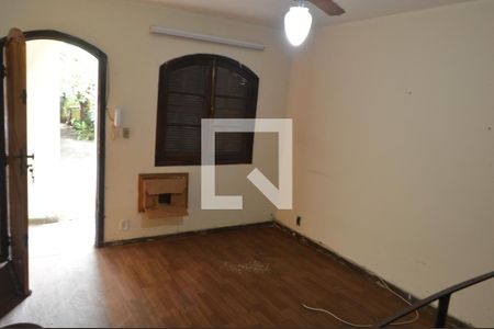 Casa à venda com 450m², 5 quartos e 6 vagas Casa à venda com 450m², 5 quartos e 6 vagasEdícula