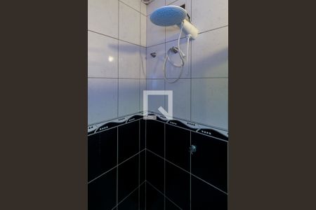 Casa à venda com 300m², 3 quartos e 2 vagas Casa à venda com 300m², 3 quartos e 2 vagasBanheiro 2