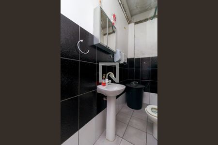 Casa à venda com 300m², 3 quartos e 2 vagas Casa à venda com 300m², 3 quartos e 2 vagasÁrea de Serviço - Banheiro