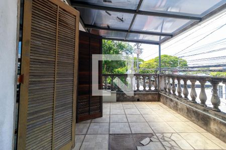 Casa à venda com 300m², 3 quartos e 2 vagas Casa à venda com 300m², 3 quartos e 2 vagasSuíte - Varanda