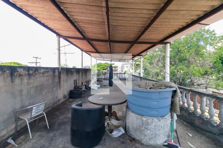 Casa à venda com 300m², 3 quartos e 2 vagas Casa à venda com 300m², 3 quartos e 2 vagasTerraço Coberto