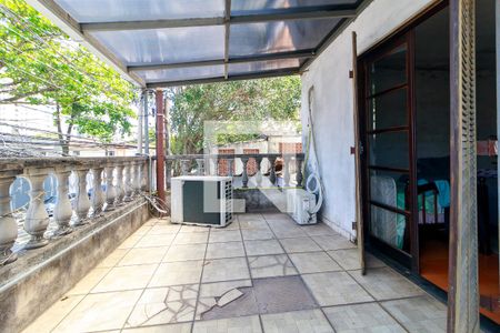 Casa à venda com 300m², 3 quartos e 2 vagas Casa à venda com 300m², 3 quartos e 2 vagasSuíte - Varanda