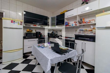 Casa à venda com 300m², 3 quartos e 2 vagas Casa à venda com 300m², 3 quartos e 2 vagasCozinha