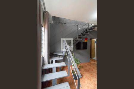 Apartamento para alugar com 110m², 2 quartos e 1 vagaEscada