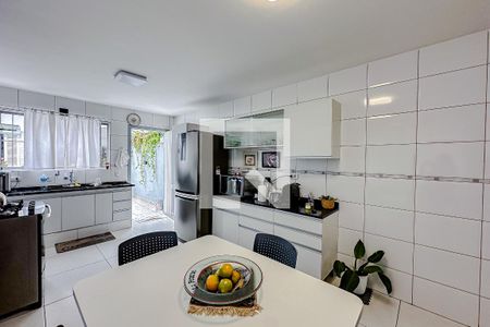 Casa à venda com 180m², 3 quartos e 2 vagasCozinha