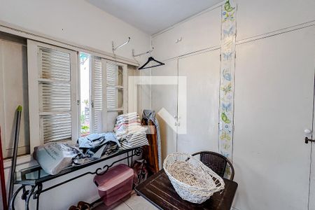 Casa à venda com 180m², 3 quartos e 2 vagasQuarto de Serviço