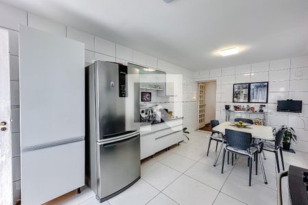 Casa à venda com 180m², 3 quartos e 2 vagasCozinha