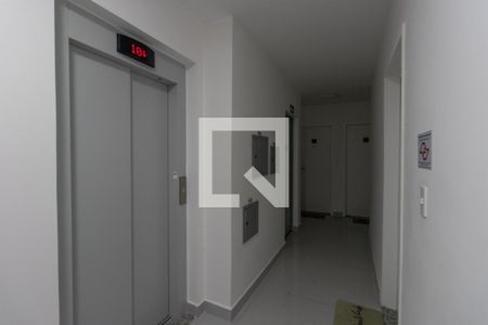 Apartamento à venda com 28m², 1 quarto e sem vagaElevador