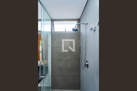 Casa para alugar com 420m², 4 quartos e 4 vagasBanheiro social 1