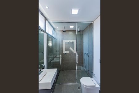 Casa para alugar com 420m², 4 quartos e 4 vagasSuíte