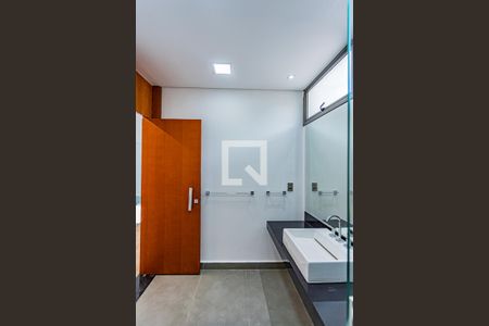 Casa para alugar com 420m², 4 quartos e 4 vagasBanheiro social 2