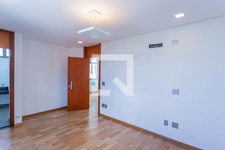 Casa para alugar com 420m², 4 quartos e 4 vagasSuíte
