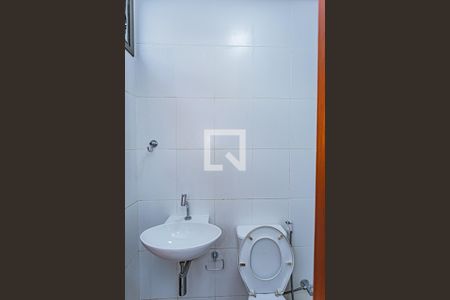 Casa para alugar com 420m², 4 quartos e 4 vagasBanheiro de serviço