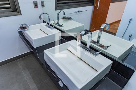 Casa para alugar com 420m², 4 quartos e 4 vagasSuíte