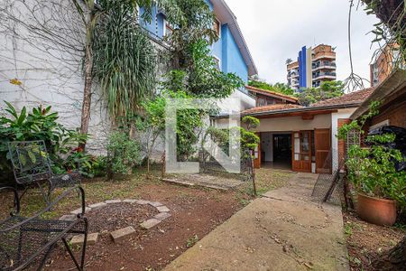 Casa à venda com 400m², 3 quartos e 2 vagas Casa à venda com 400m², 3 quartos e 2 vagasQuintal