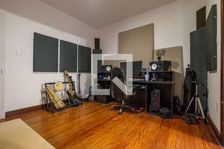 Casa à venda com 400m², 3 quartos e 2 vagas Casa à venda com 400m², 3 quartos e 2 vagasQuarto 1