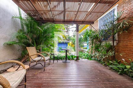 Casa à venda com 400m², 3 quartos e 2 vagas Casa à venda com 400m², 3 quartos e 2 vagasQuintal