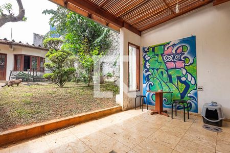 Casa à venda com 400m², 3 quartos e 2 vagas Casa à venda com 400m², 3 quartos e 2 vagasQuintal