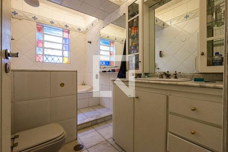 Casa à venda com 400m², 3 quartos e 2 vagas Casa à venda com 400m², 3 quartos e 2 vagasBanheiro 1