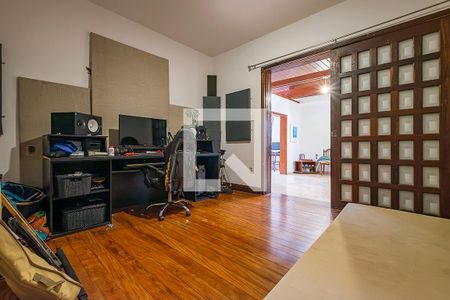 Casa à venda com 400m², 3 quartos e 2 vagas Casa à venda com 400m², 3 quartos e 2 vagasQuarto 1