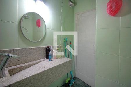 Banheiro de kitnet/studio para alugar com 1 quarto, 60m² em Centro, Belo Horizonte