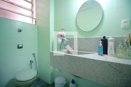 Banheiro de kitnet/studio para alugar com 1 quarto, 60m² em Centro, Belo Horizonte