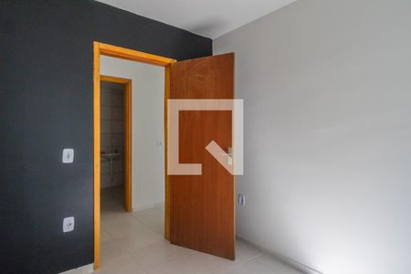 Quarto 2 de apartamento para alugar com 2 quartos, 45m² em Chapéu do Sol, Porto Alegre