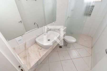 Casa de condomínio para alugar com 250m², 3 quartos e 4 vagasDetalhe Banheiro Corredor