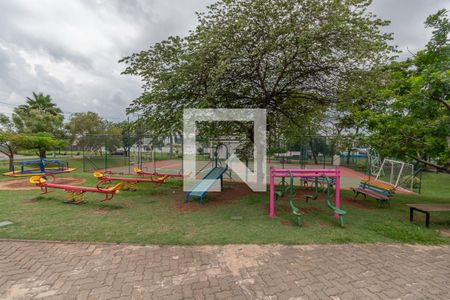 Casa de condomínio para alugar com 250m², 3 quartos e 4 vagasÁrea comum - Playground