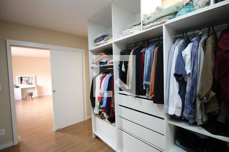 Casa à venda com 225m², 4 quartos e 2 vagasCloset