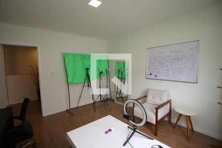 Casa à venda com 225m², 4 quartos e 2 vagasQuarto 4