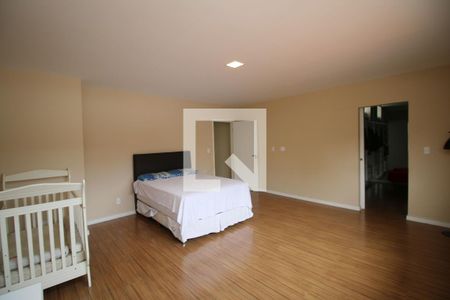 Casa à venda com 225m², 4 quartos e 2 vagasQuarto 2 - Suíte