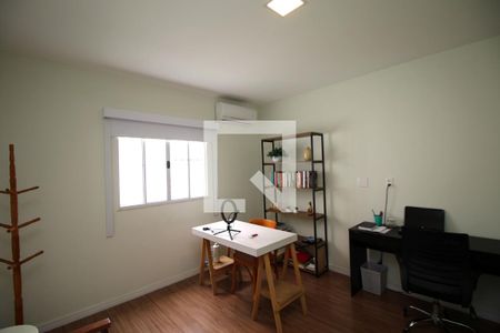 Casa à venda com 225m², 4 quartos e 2 vagasQuarto 4